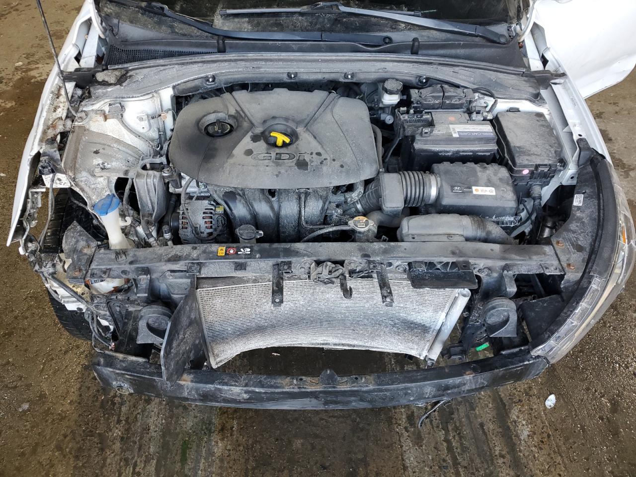 2018 Hyundai Elantra - Image 12