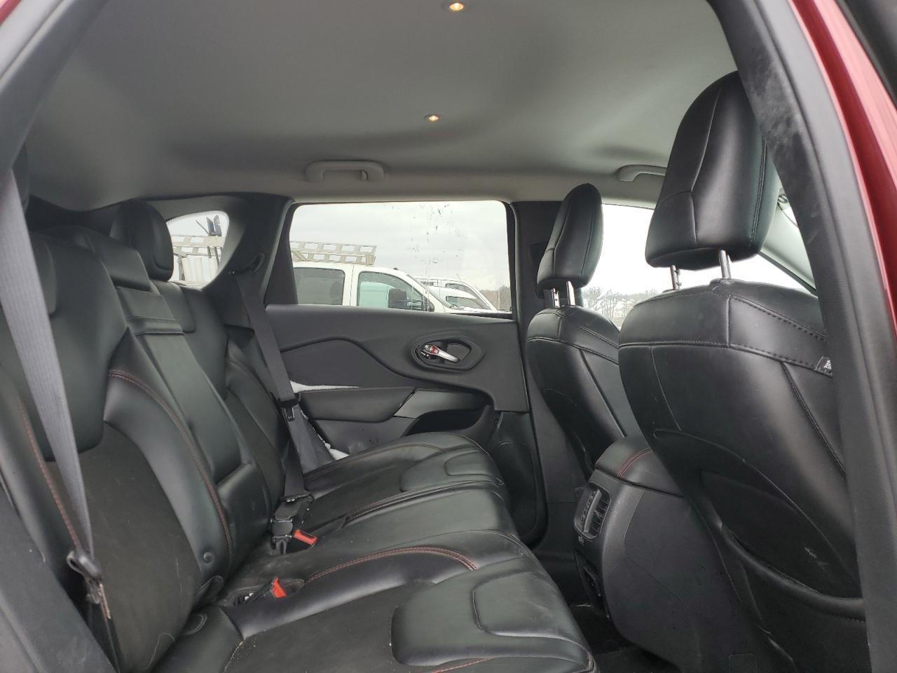 2019 Jeep Cherokee - Image 12