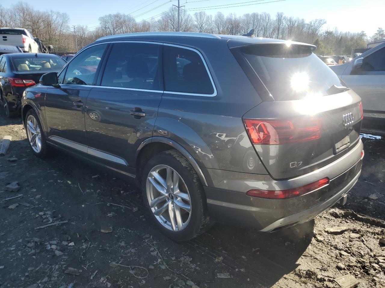2018 Audi Q7 - Image 2