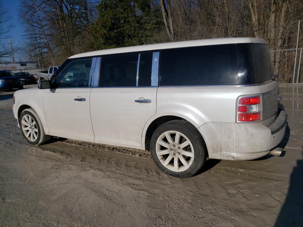 2010 Ford Flex - Image 2