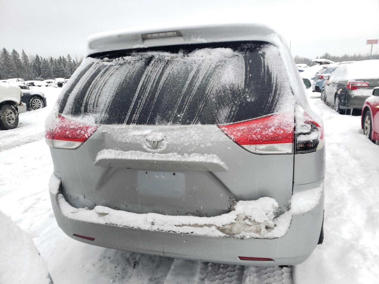 2014 Toyota Sienna - Image 6