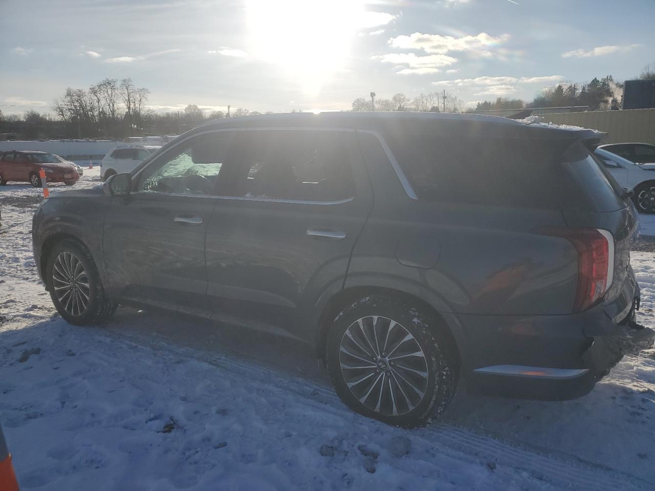 2023 Hyundai Palisade - Image 2
