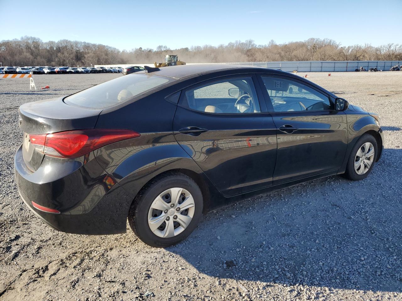 2016 Hyundai Elantra - Image 3