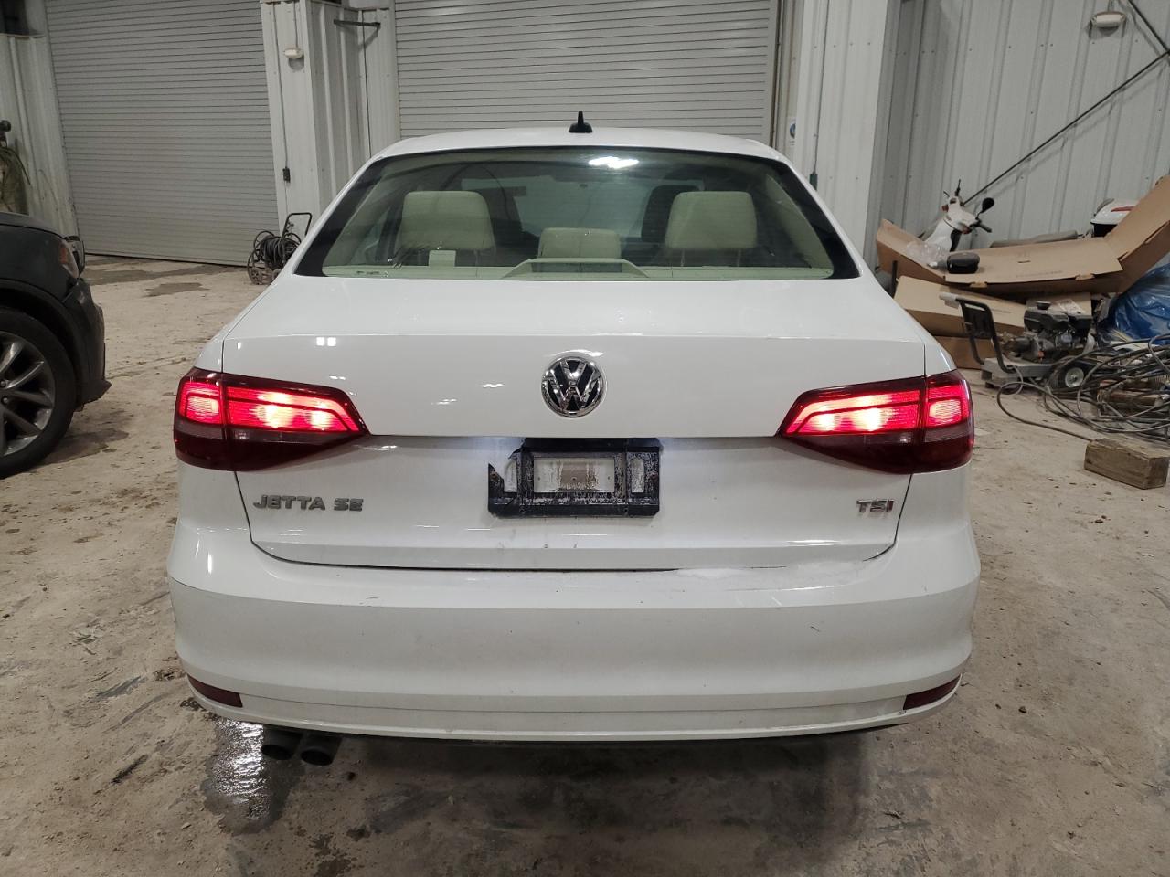 2018 Volkswagen Jetta - Image 6