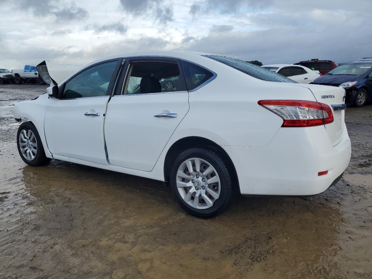 2015 Nissan Sentra - Image 2