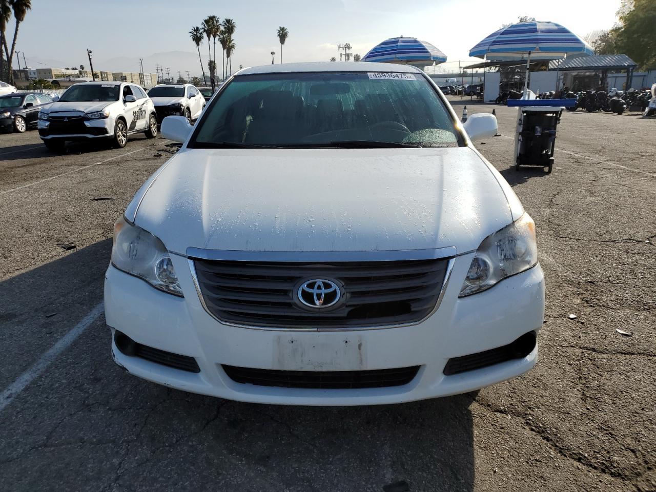 2010 Toyota Avalon - Image 5