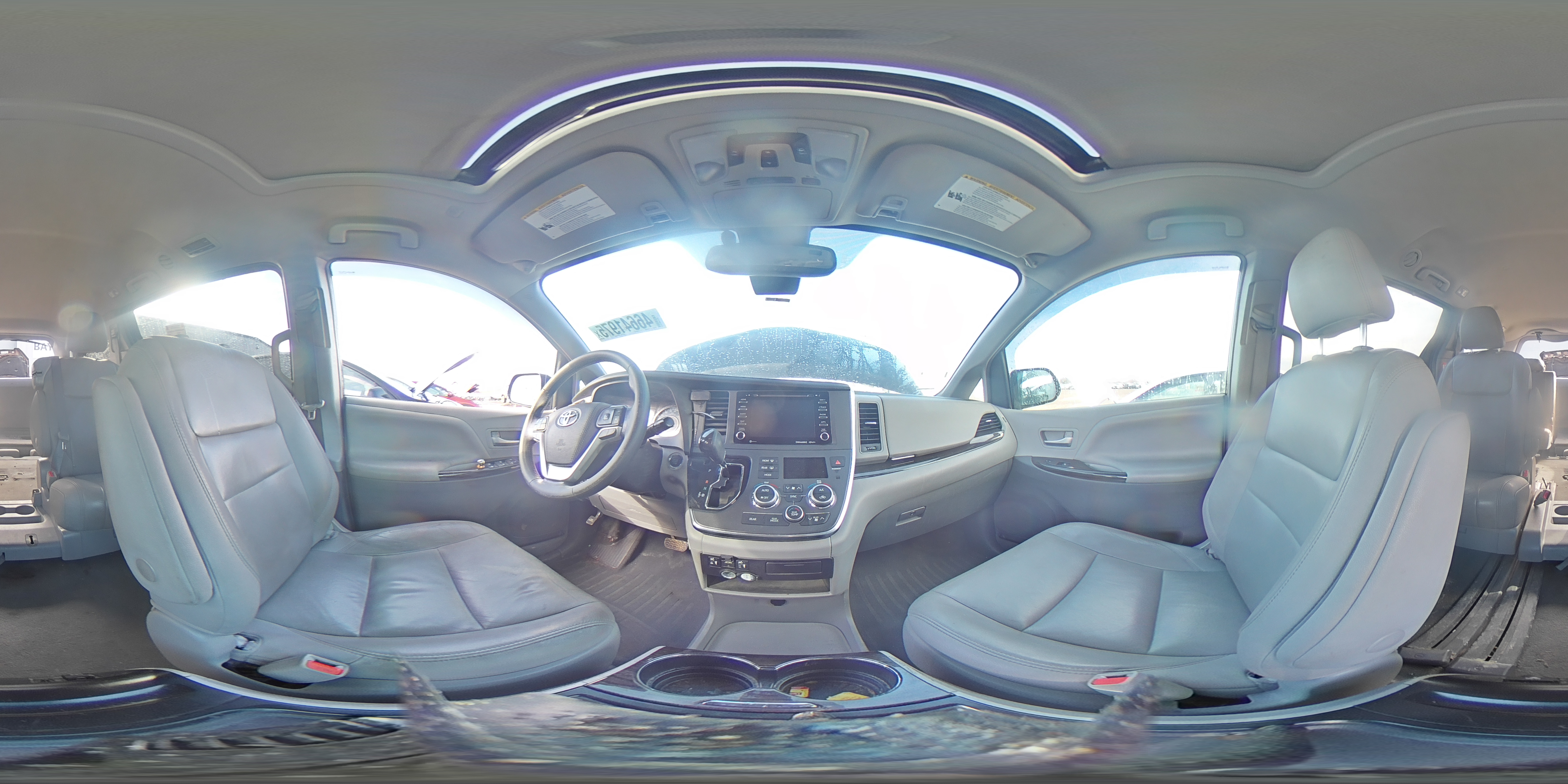 2019 Toyota Sienna - Image 15