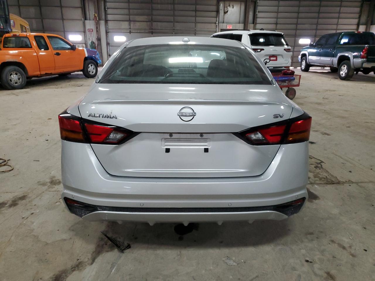 2024 Nissan Altima - Image 7