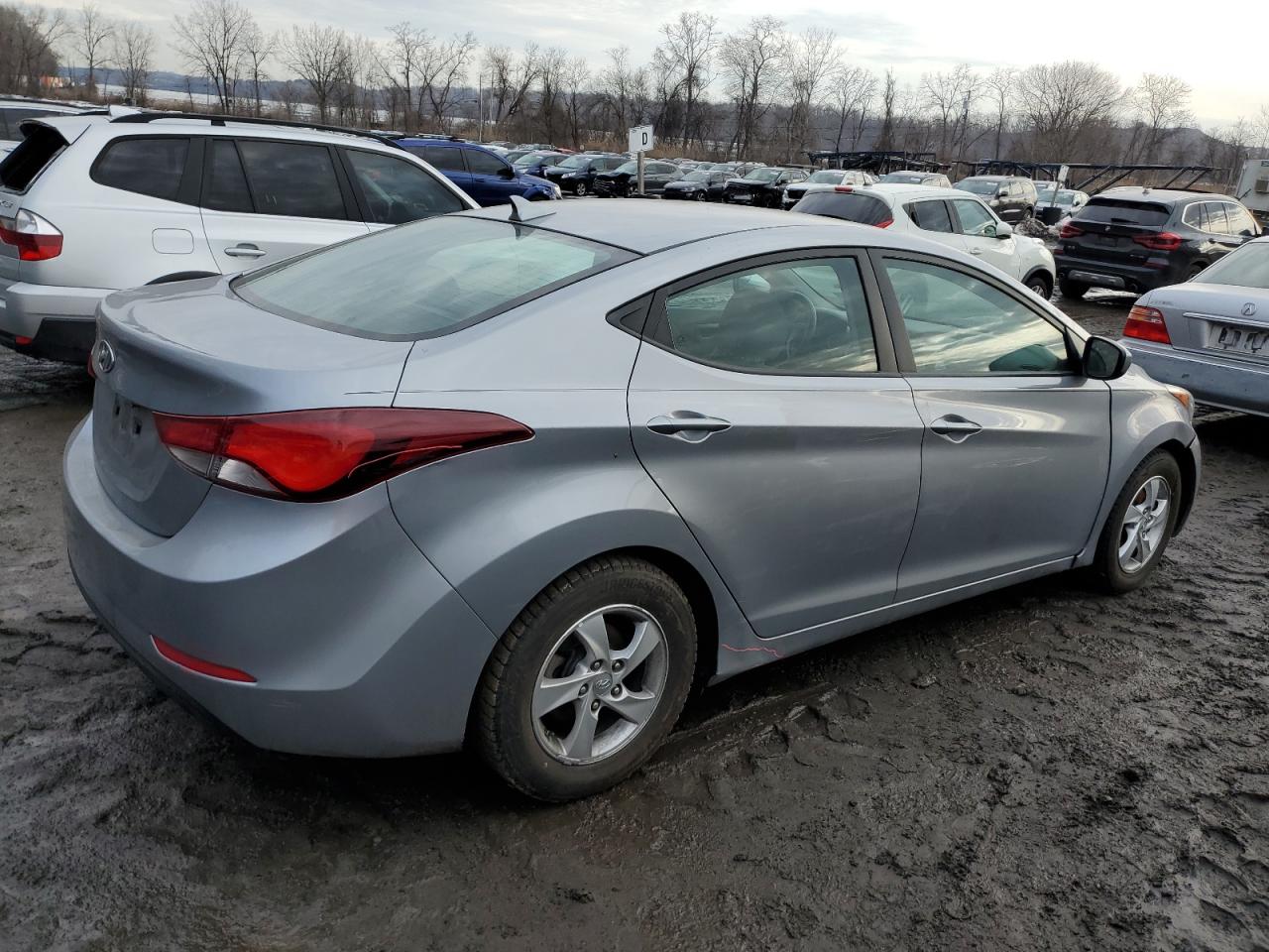 2015 Hyundai Elantra - Image 3
