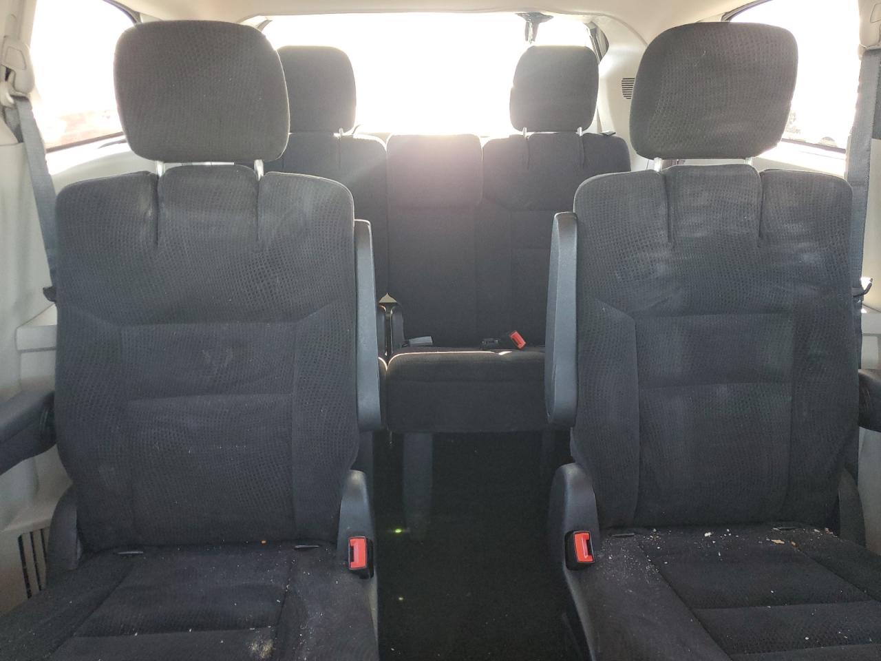 2016 Dodge Caravan - Image 10