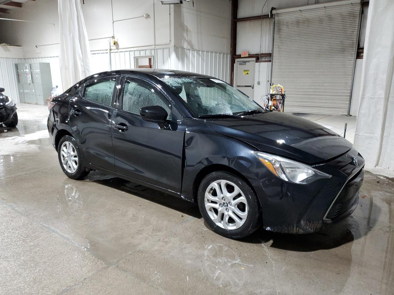 2017 Toyota Yaris - Image 4