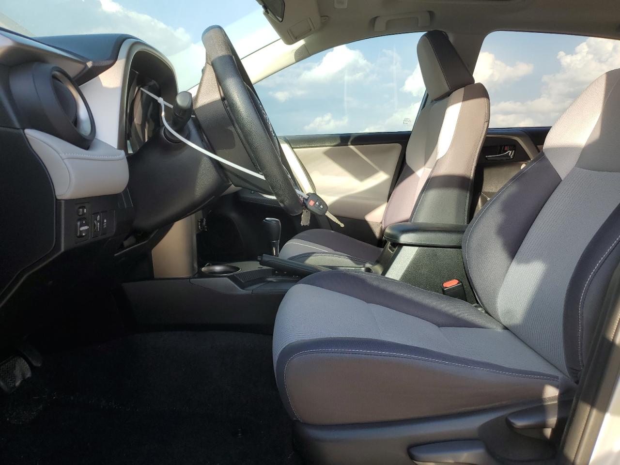 2014 Toyota RAV 4 - Image 7