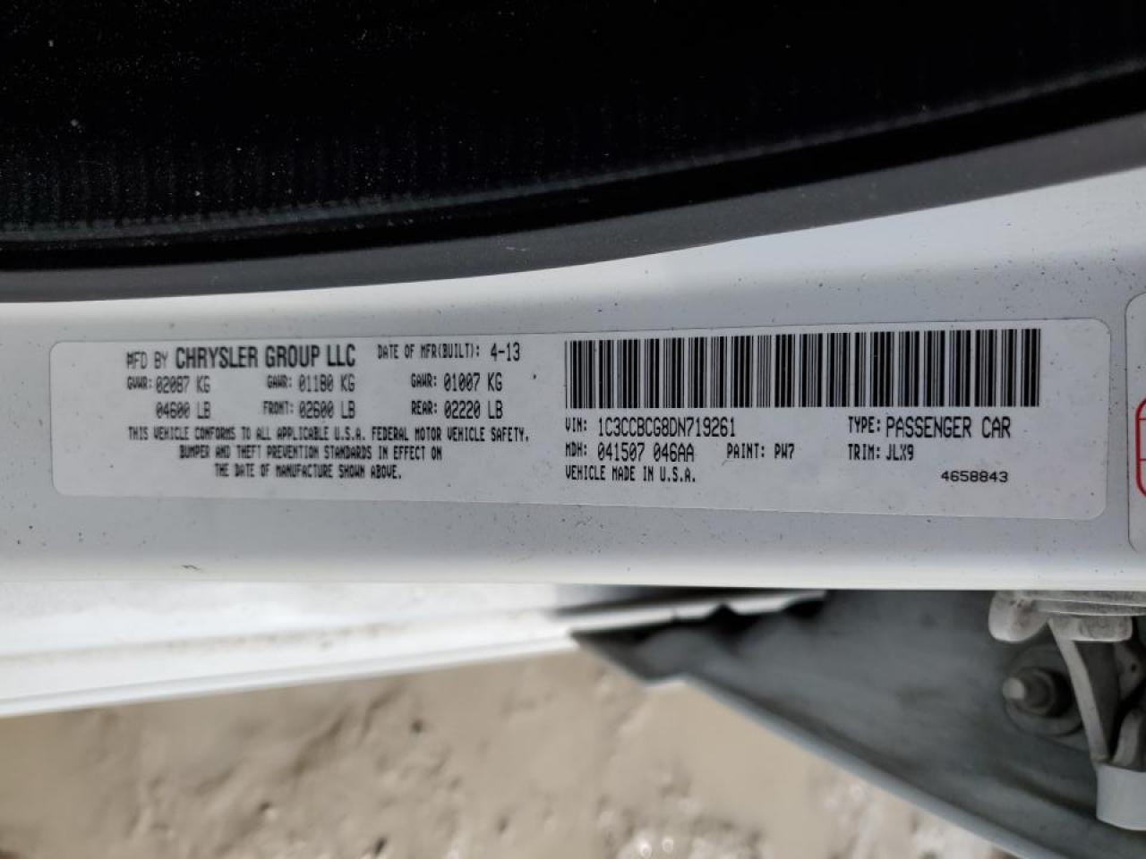 2013 Chrysler 200 - Image 15