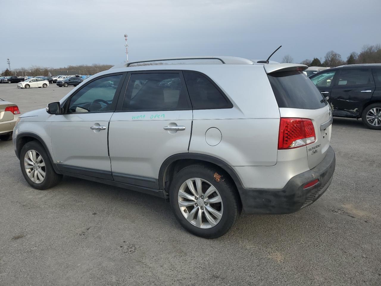 2011 Kia Sorento - Image 2