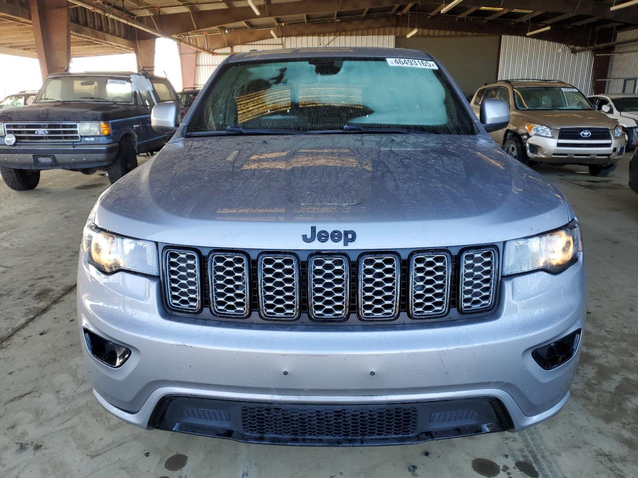 2019 Jeep Grand Cherokee - Image 5