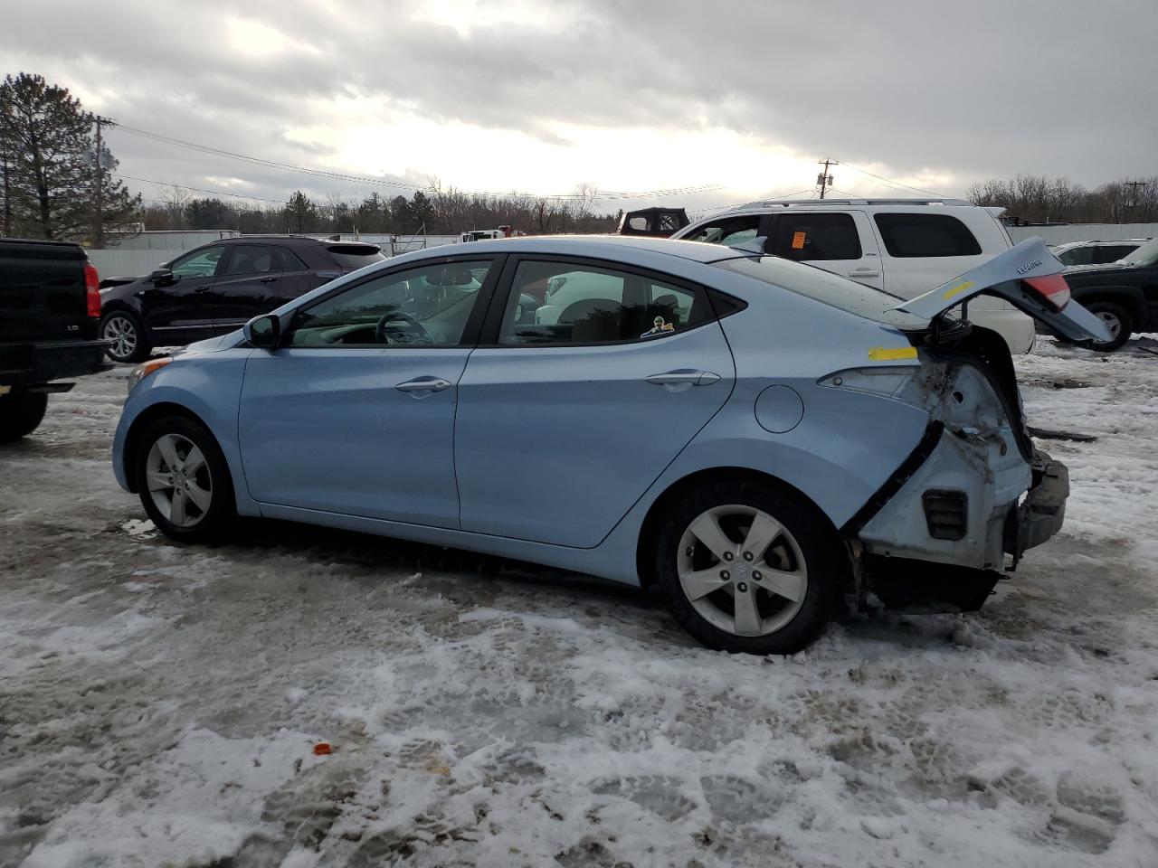 2013 Hyundai Elantra - Image 2