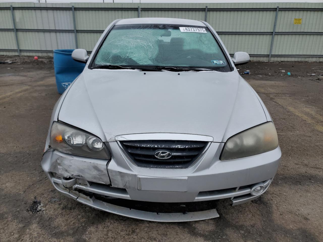 2004 Hyundai Elantra - Image 5