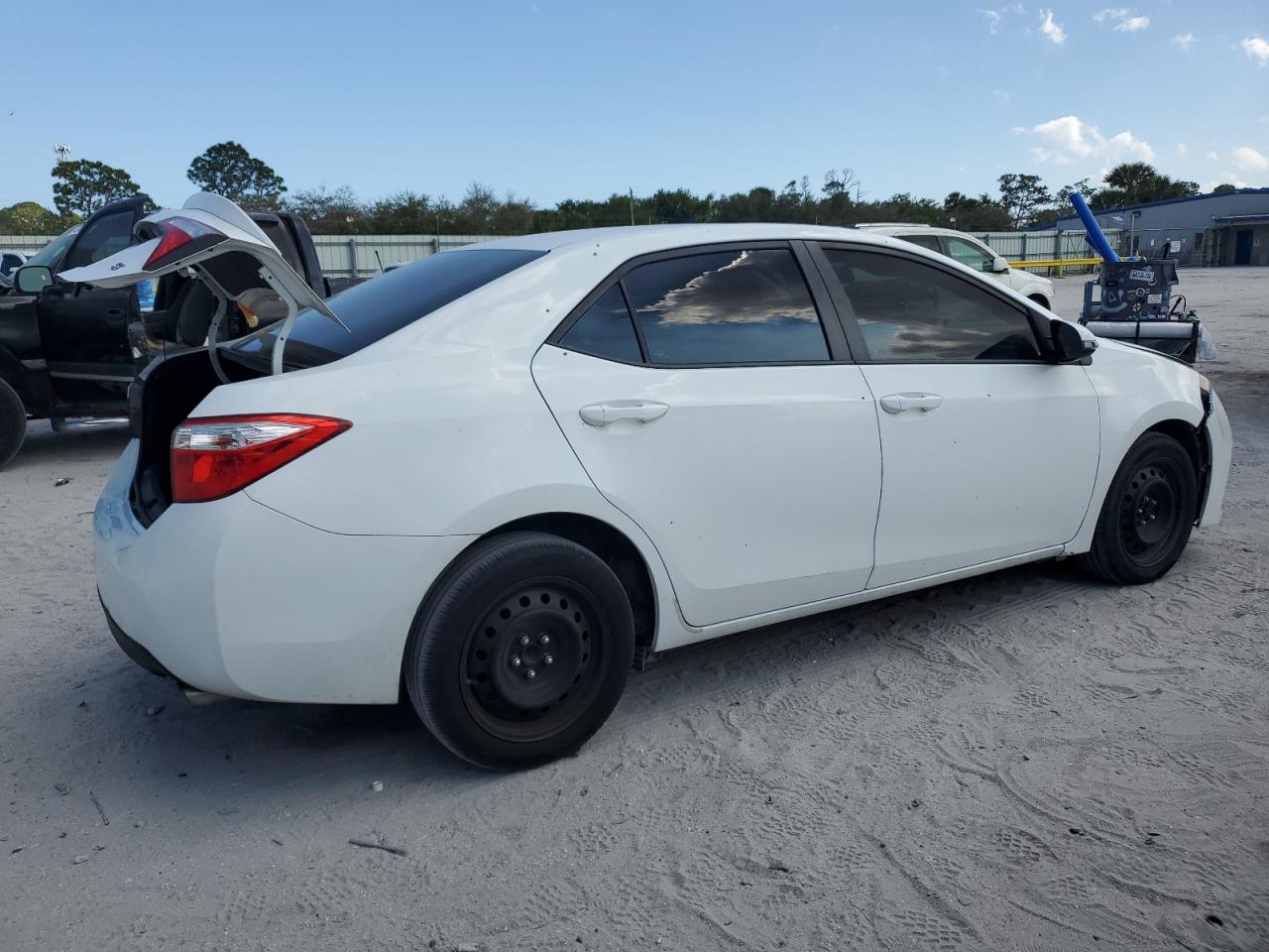 2015 Toyota Corolla - Image 3