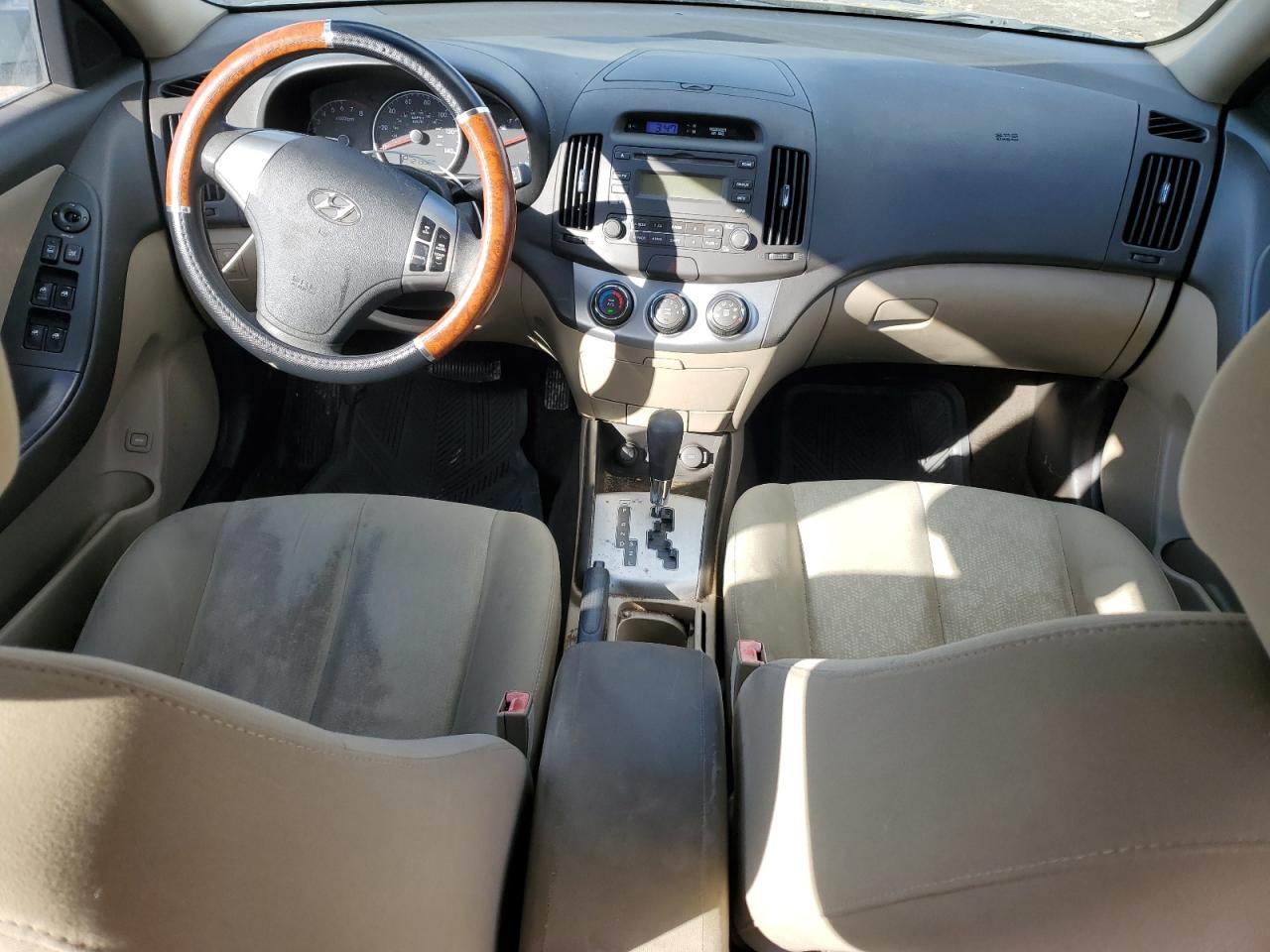 2010 Hyundai Elantra - Image 8