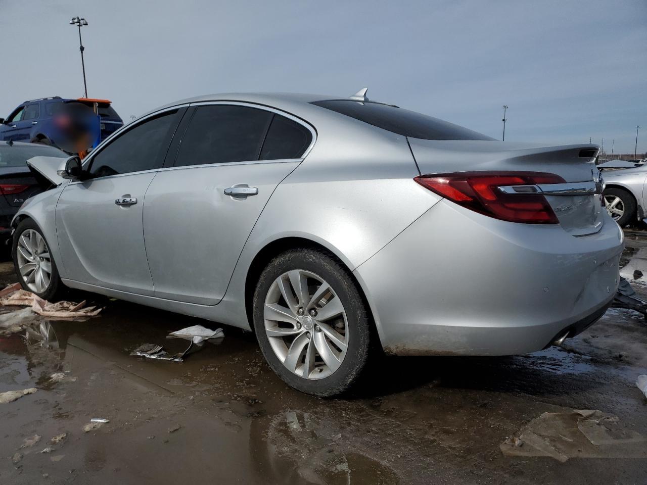 2014 Buick Regal - Image 2