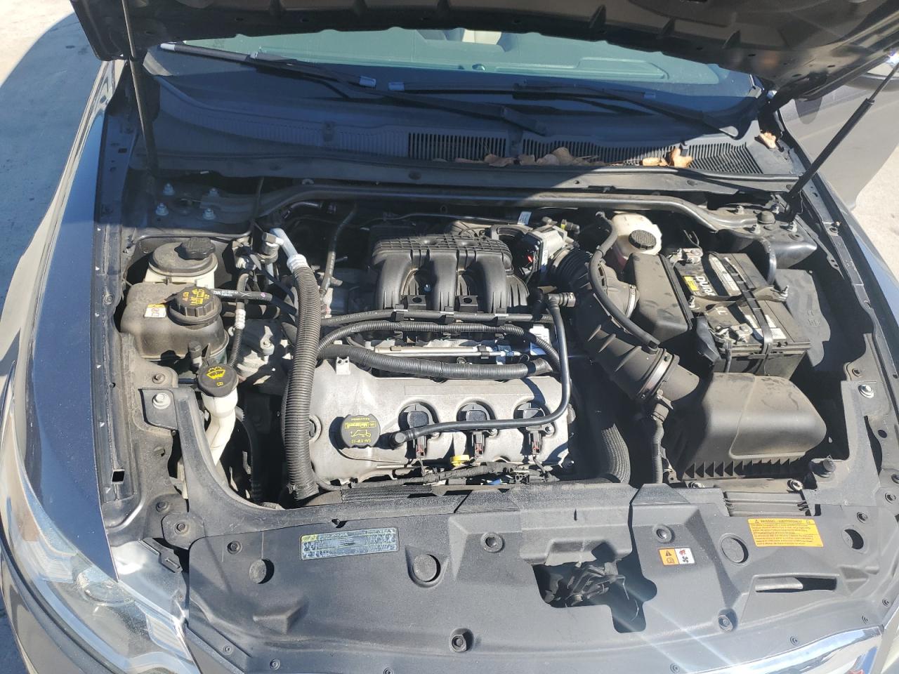 2011 Ford Taurus - Image 13