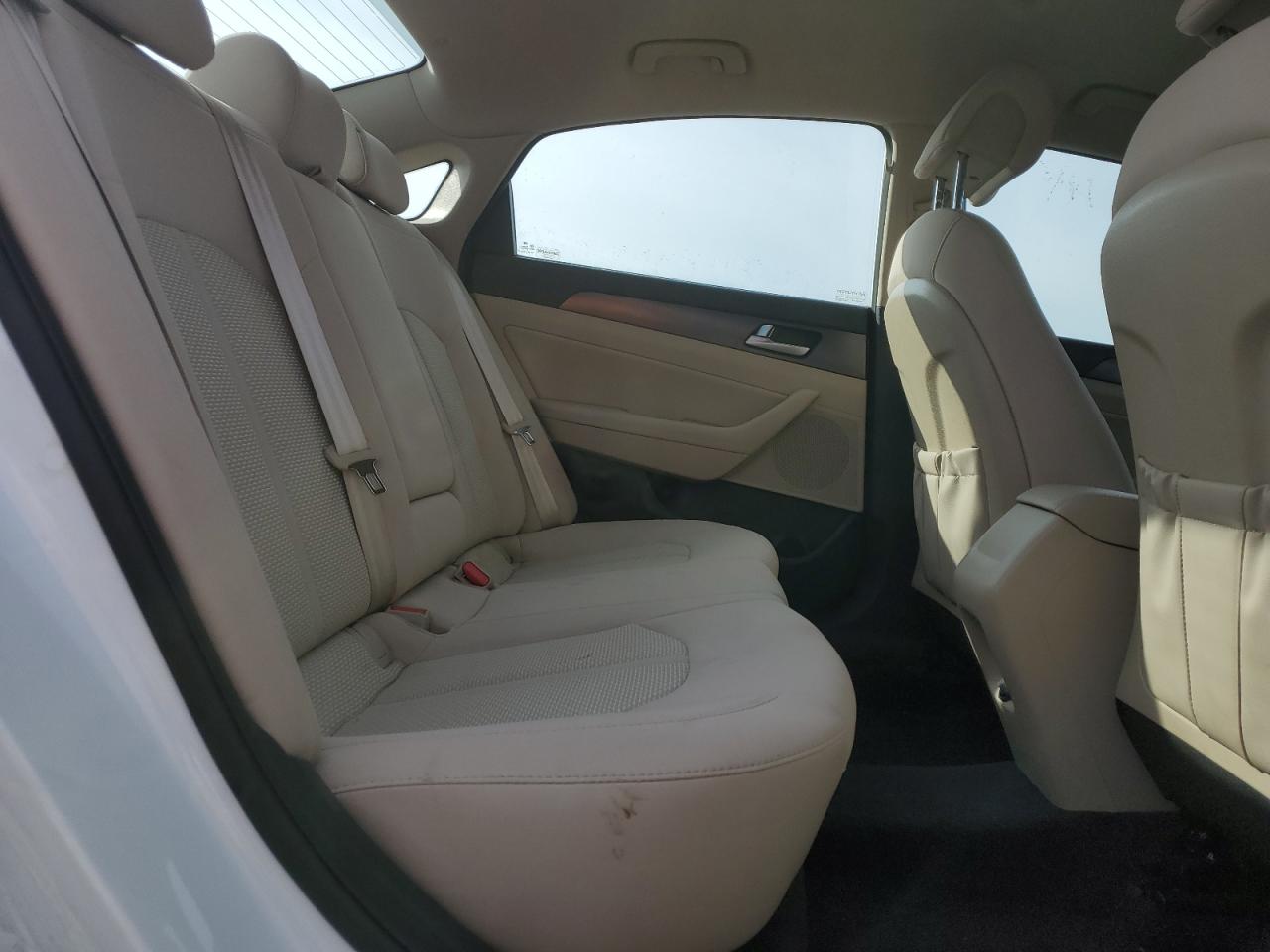 2016 Hyundai Sonata - Image 10