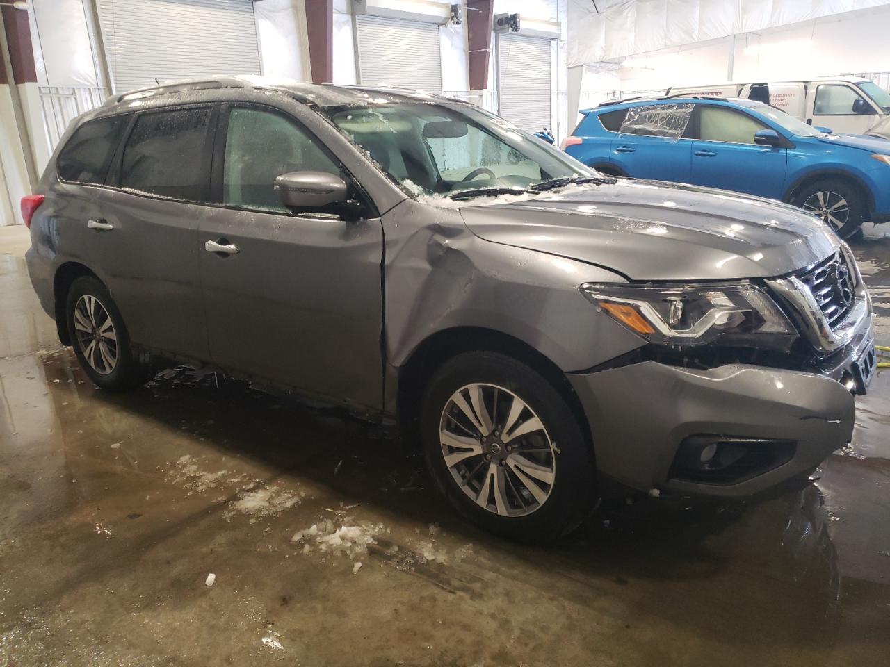 2017 Nissan Pathfinder - Image 4