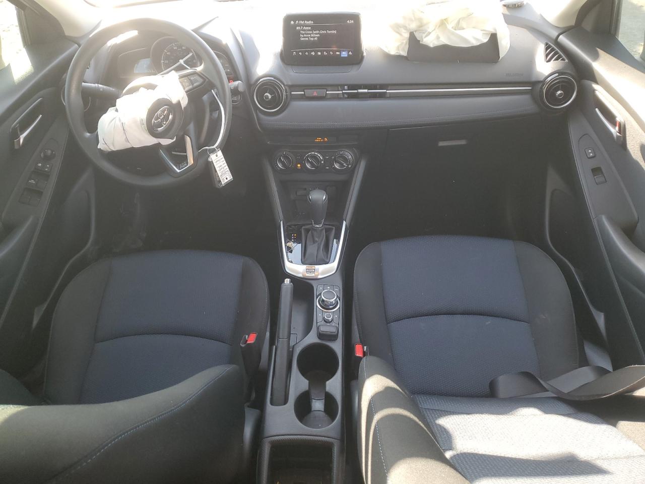 2020 Toyota Yaris - Image 8