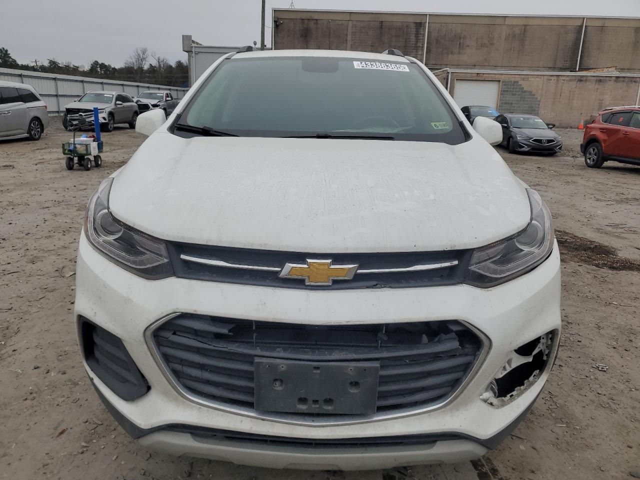 2022 Chevrolet Trax - Image 5