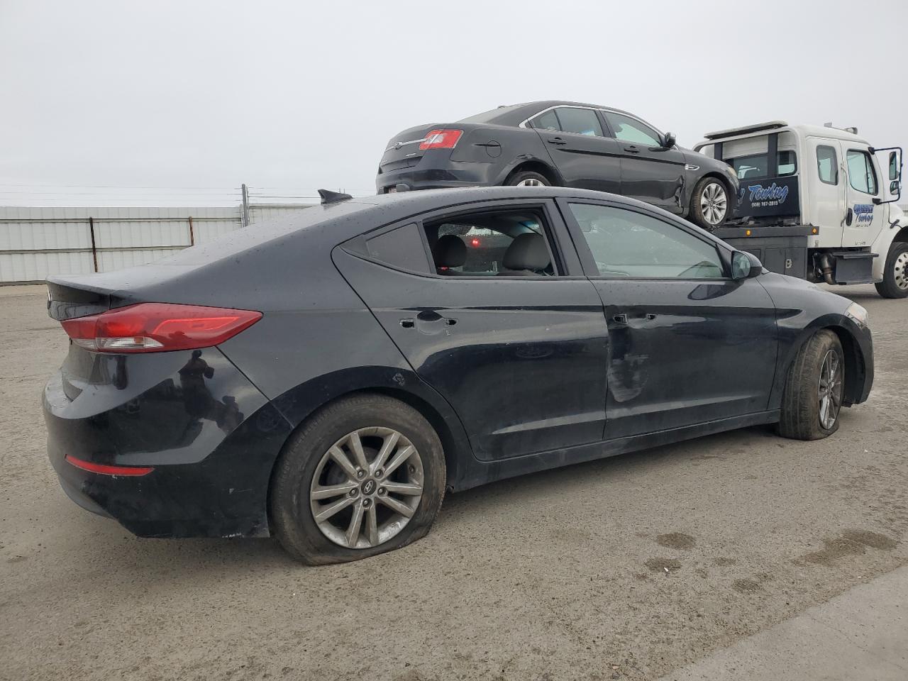 2017 Hyundai Elantra - Image 3