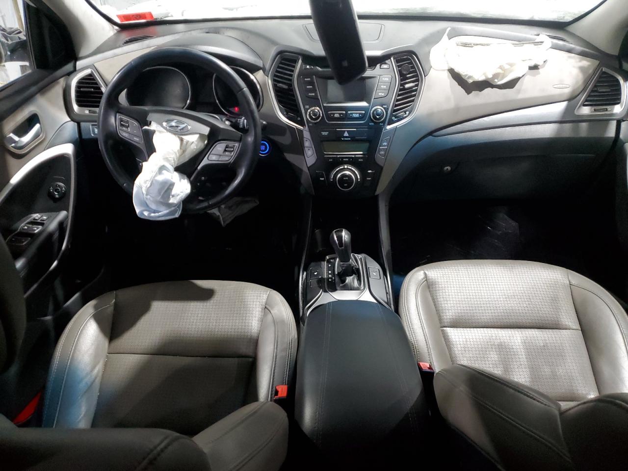 2015 Hyundai Santa Fe - Image 8