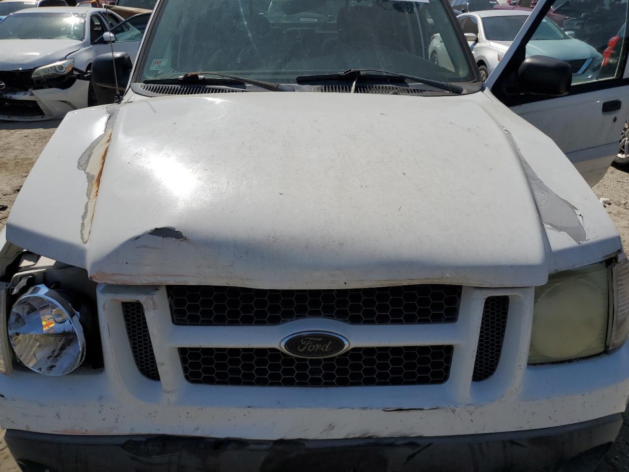 2004 Ford Explorer - Image 11