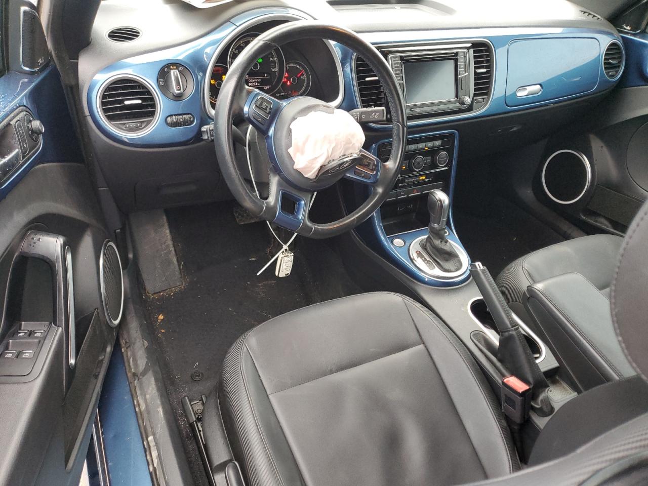 2019 Volkswagen Beetle - Image 8
