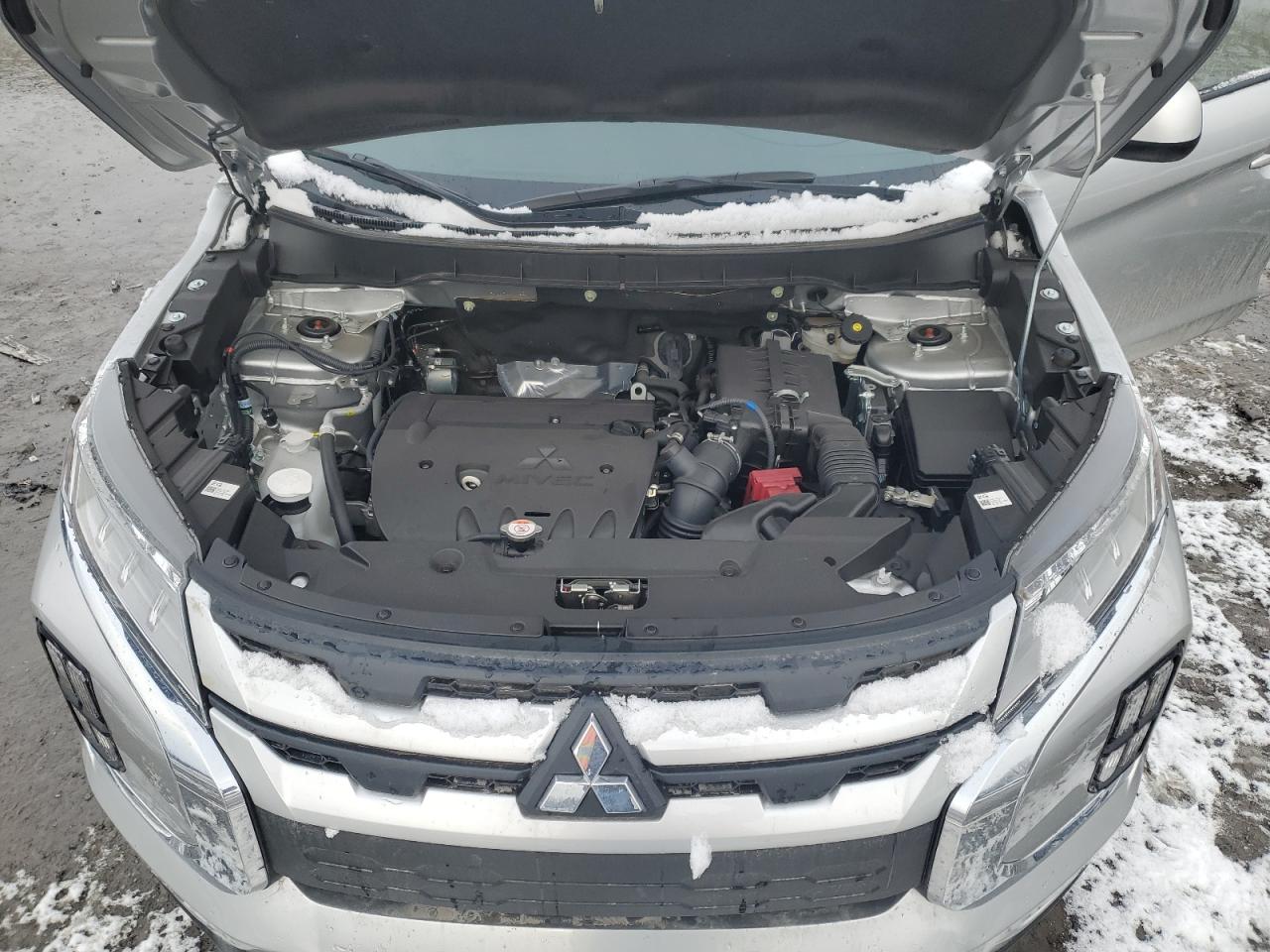 2024 Mitsubishi Outlander - Image 13