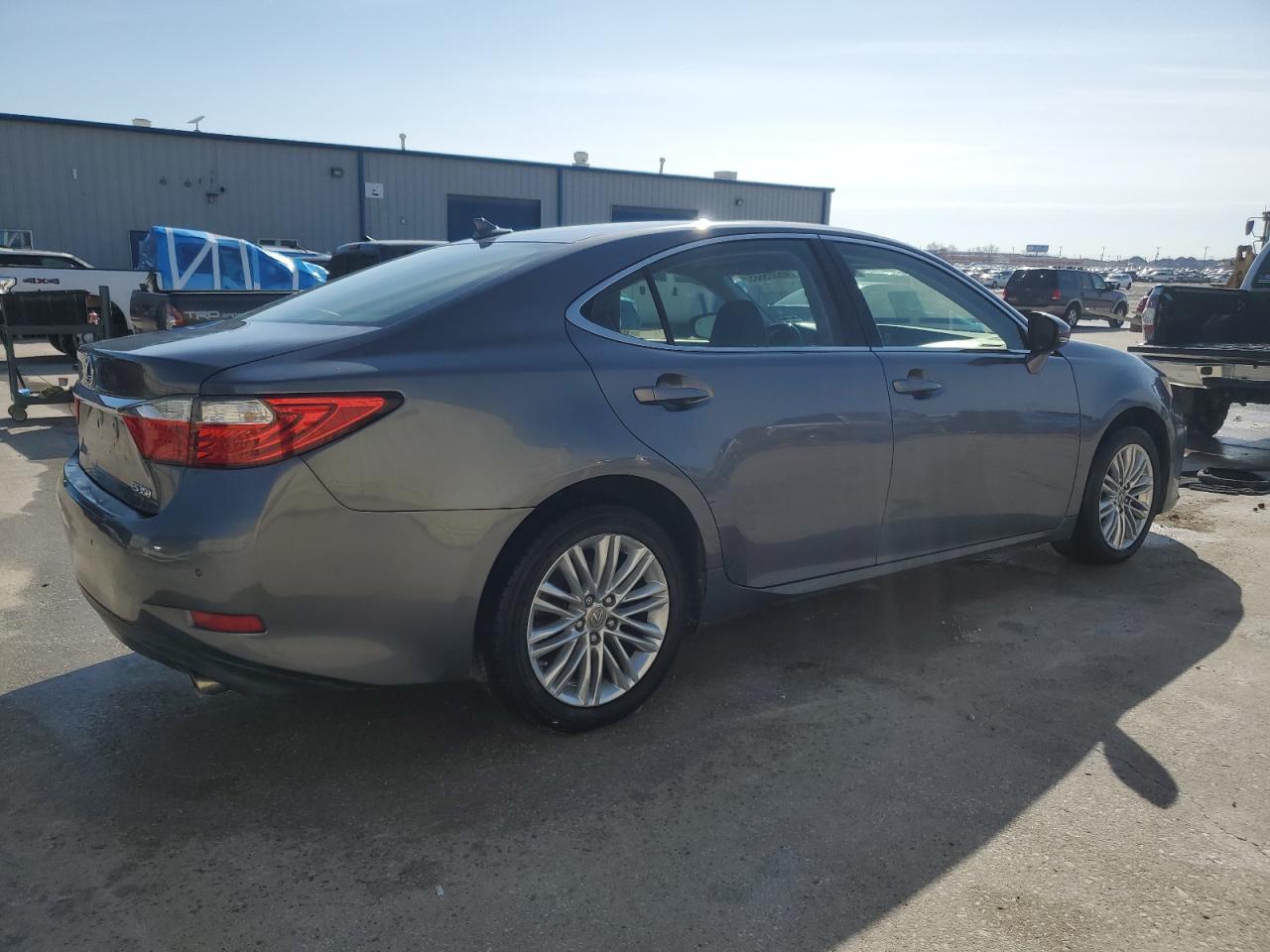 2013 Lexus ES - Image 3