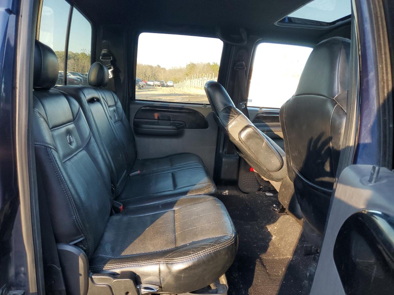 2005 Ford F250 - Image 11