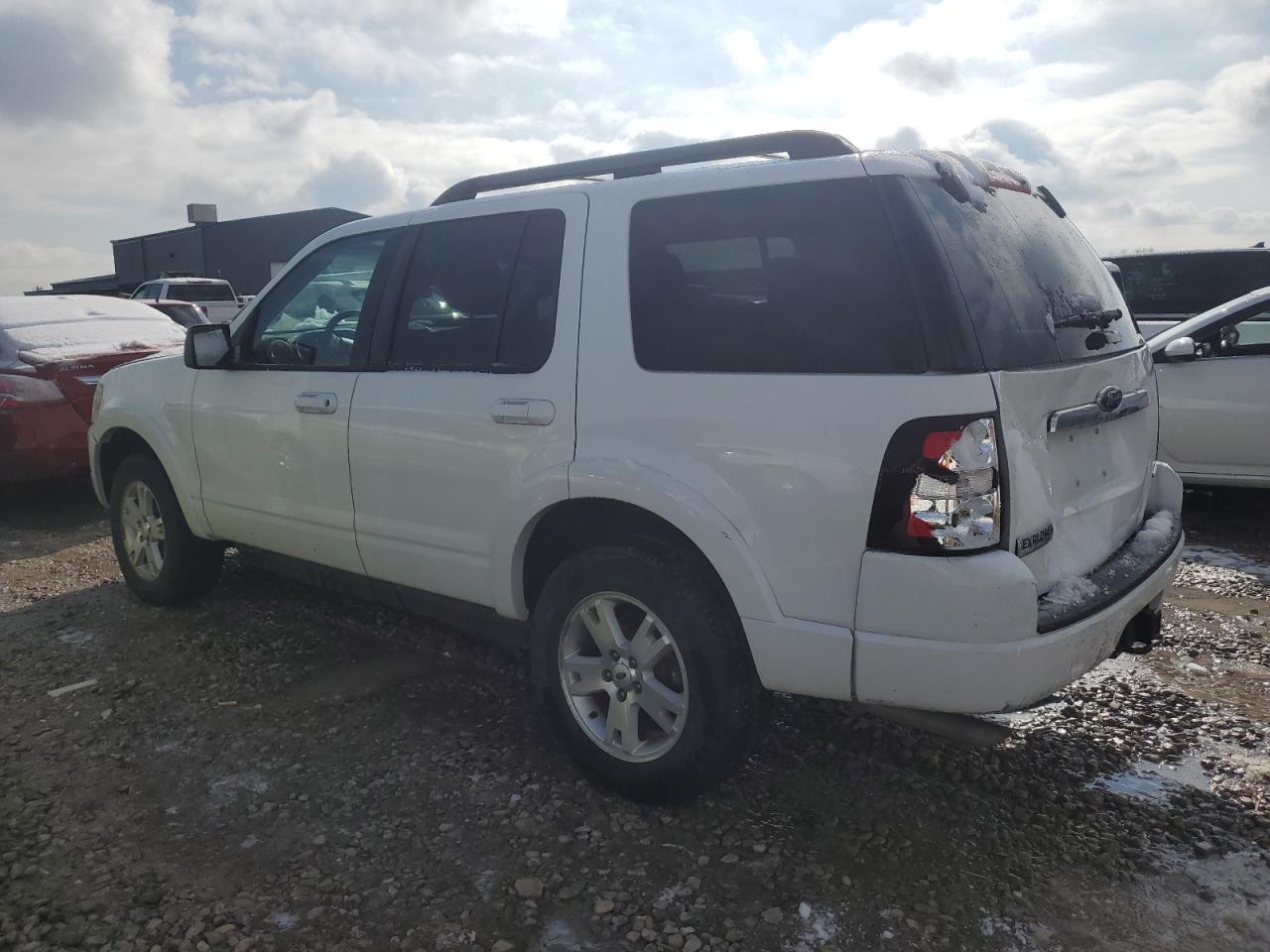 2009 Ford Explorer - Image 2