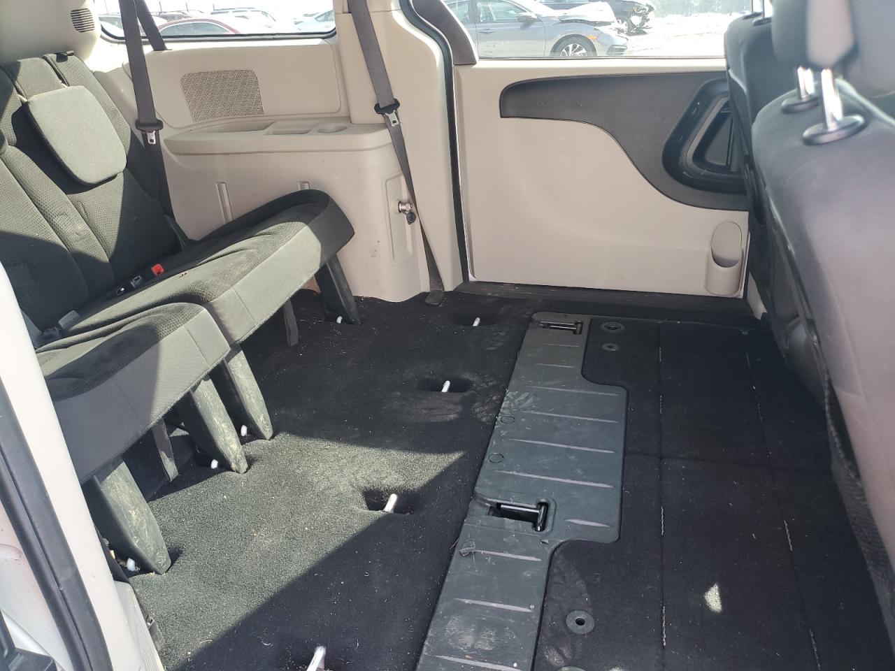 2019 Dodge Caravan - Image 11