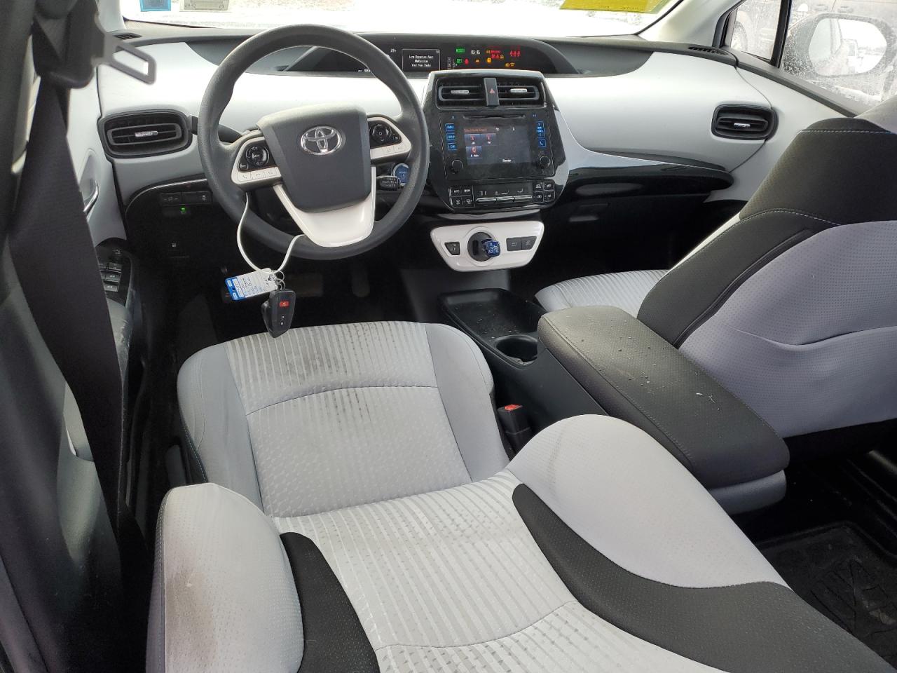 2017 Toyota Prius - Image 8