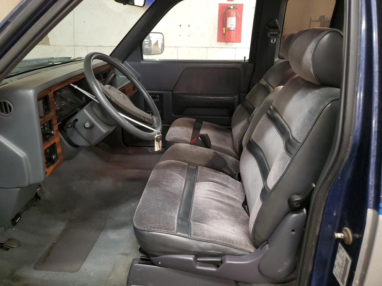 1991 Dodge Dakota - Image 7