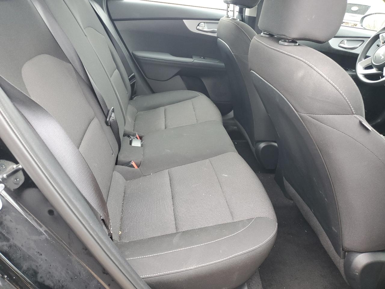 2024 Kia Forte - Image 10