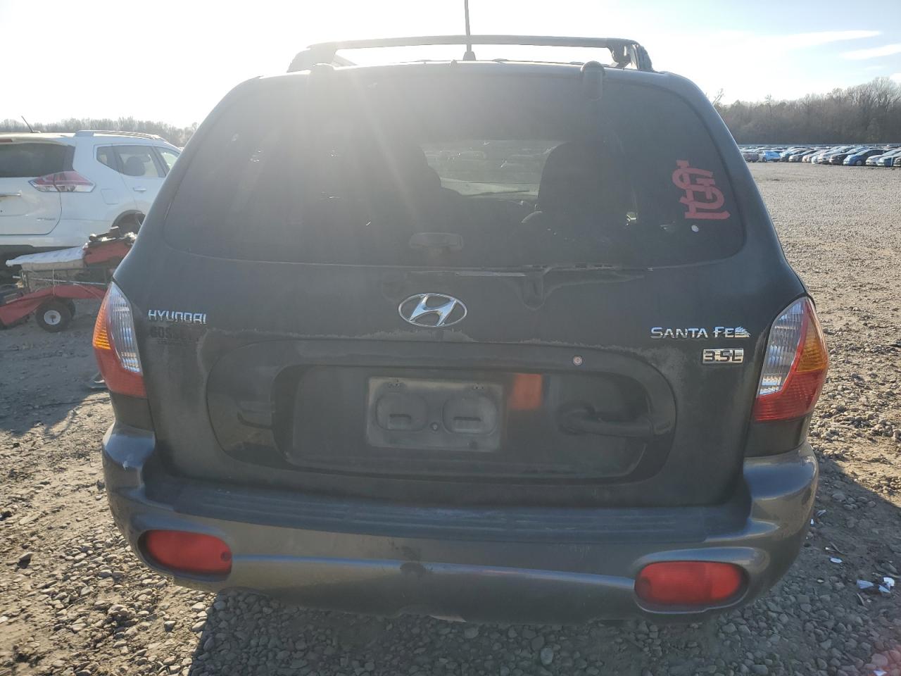 2004 Hyundai Santa Fe - Image 6