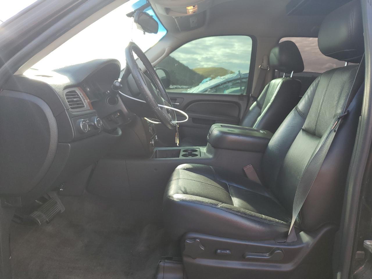 2011 Chevrolet Tahoe - Image 7