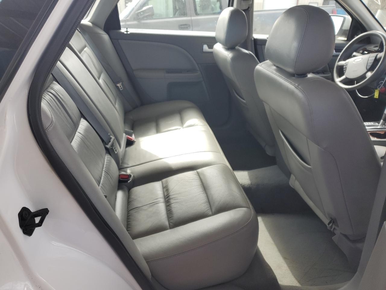 2006 Ford Five Hundred - Image 10