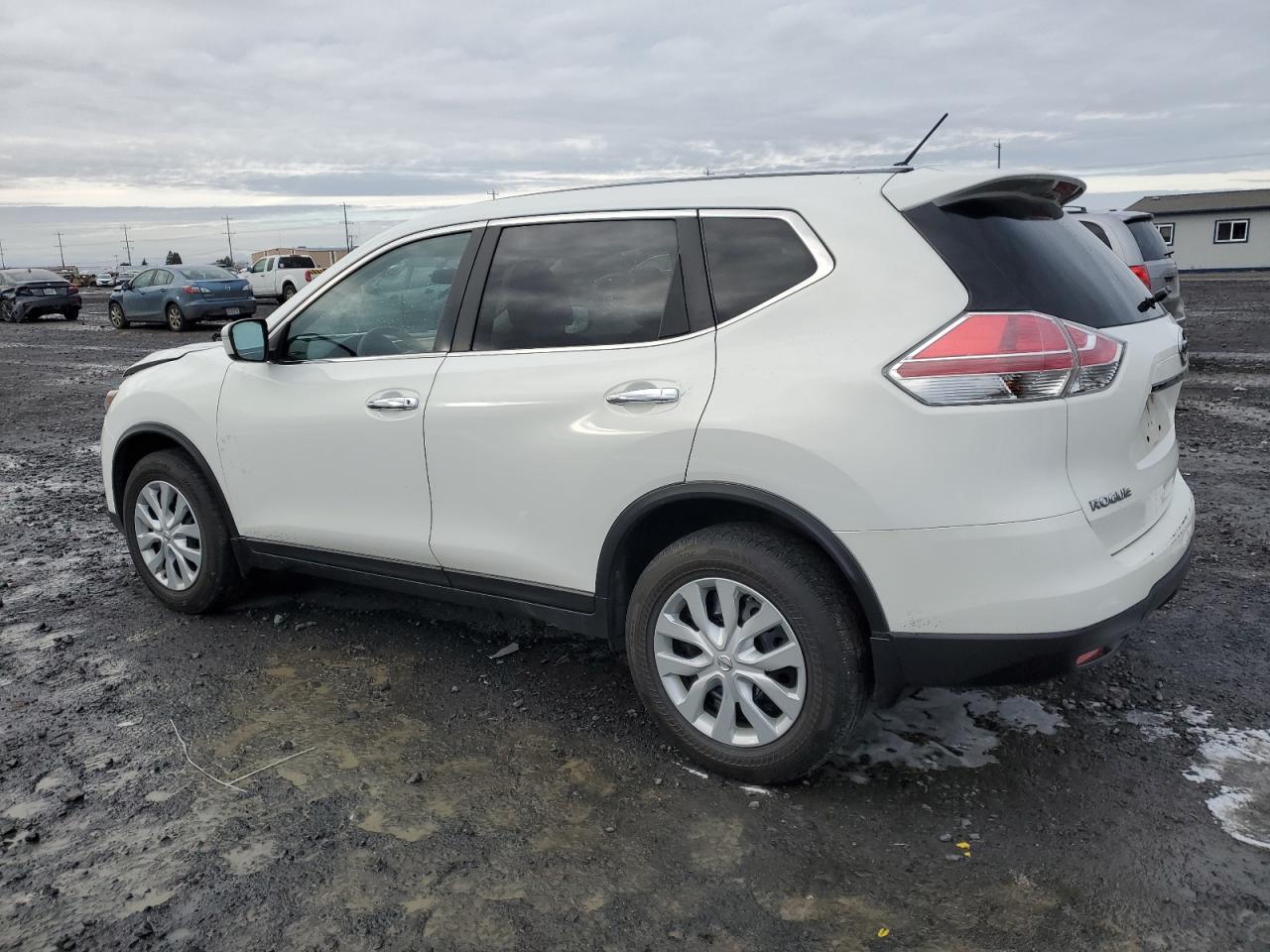 2014 Nissan Rogue - Image 2