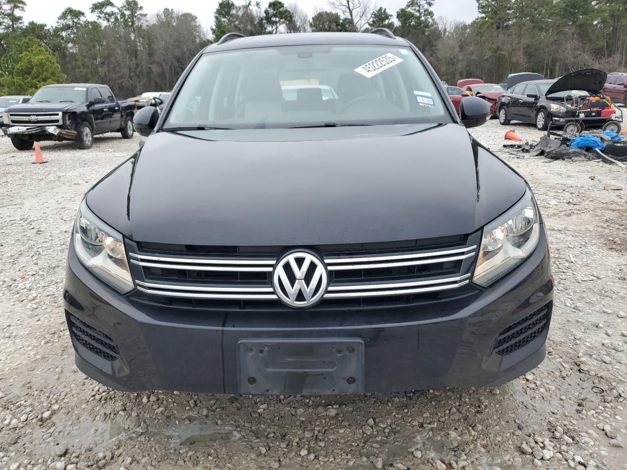 2017 Volkswagen Tiguan - Image 5