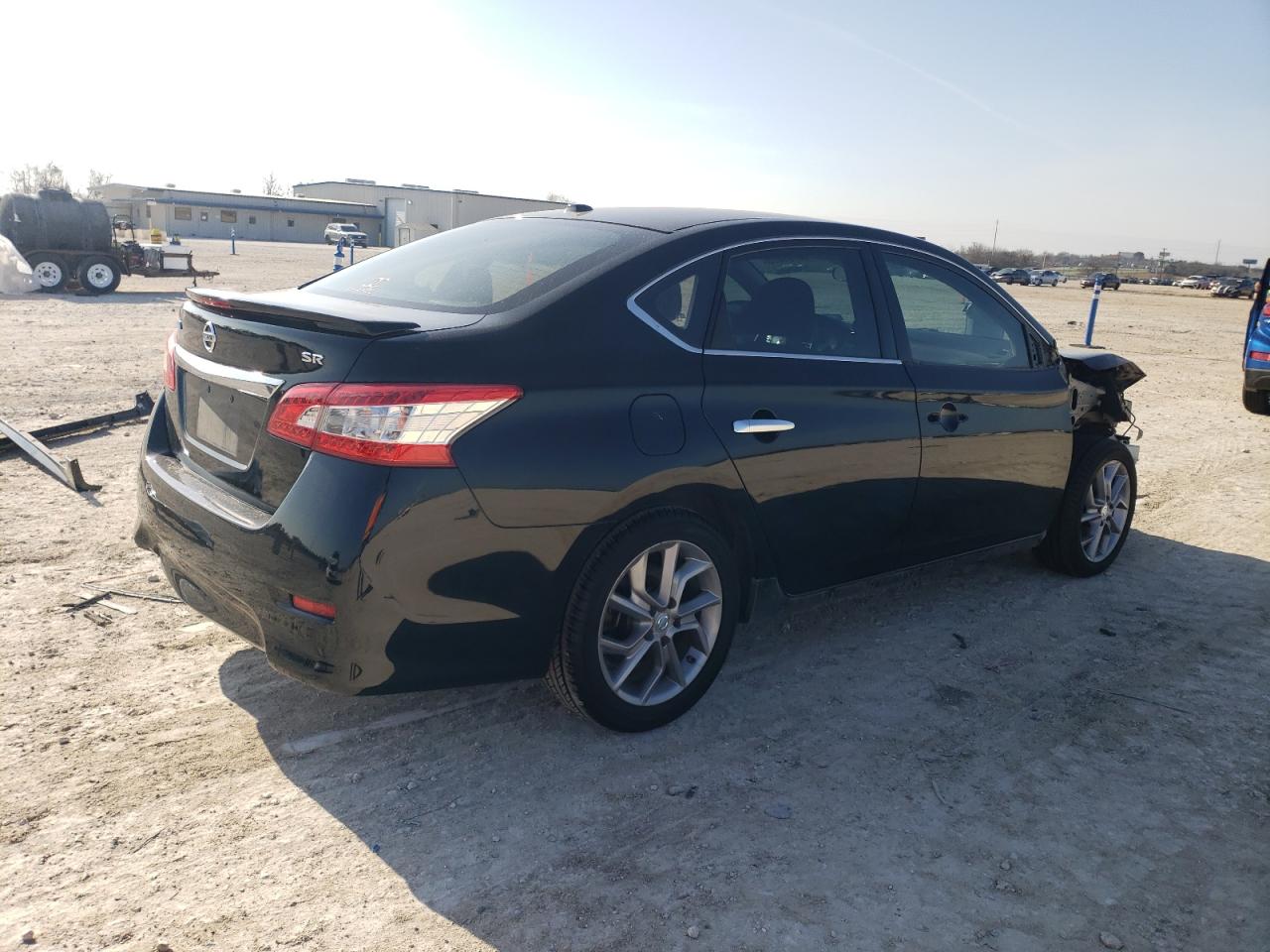 2015 Nissan Sentra - Image 3