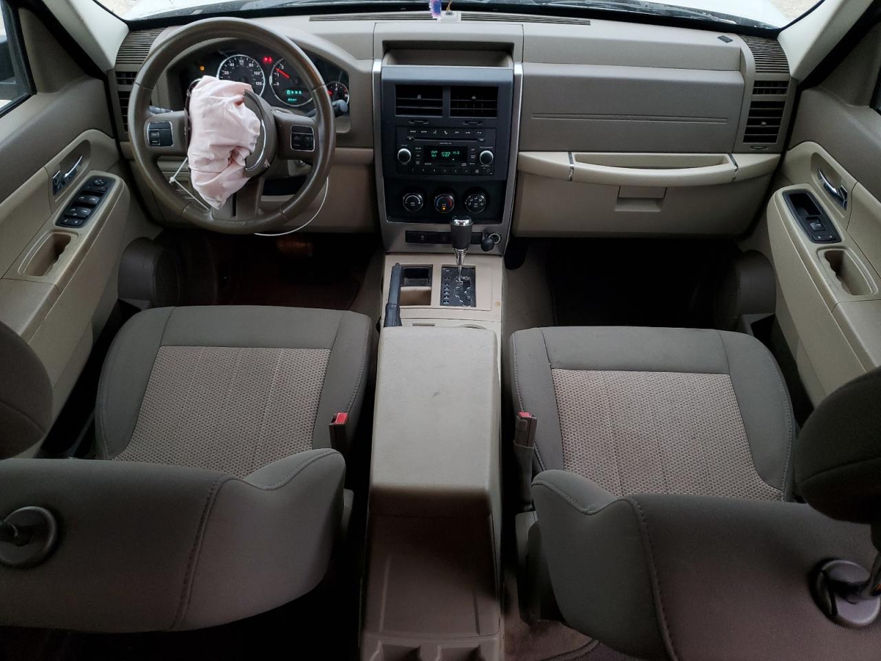 2011 Jeep Liberty (North America) - Image 8