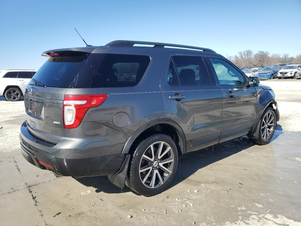 2015 Ford Explorer - Image 3