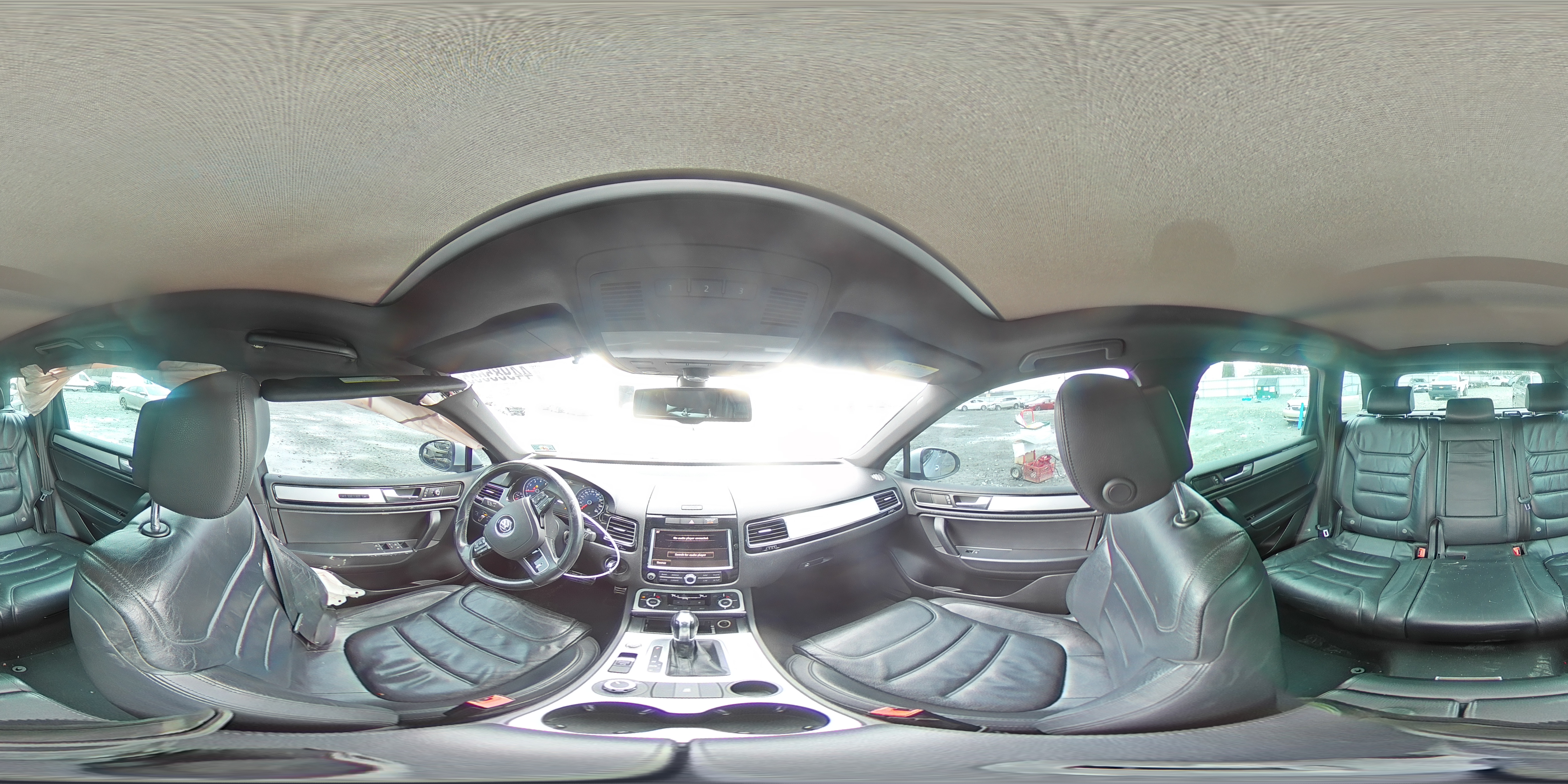 2014 Volkswagen Touareg - Image 13